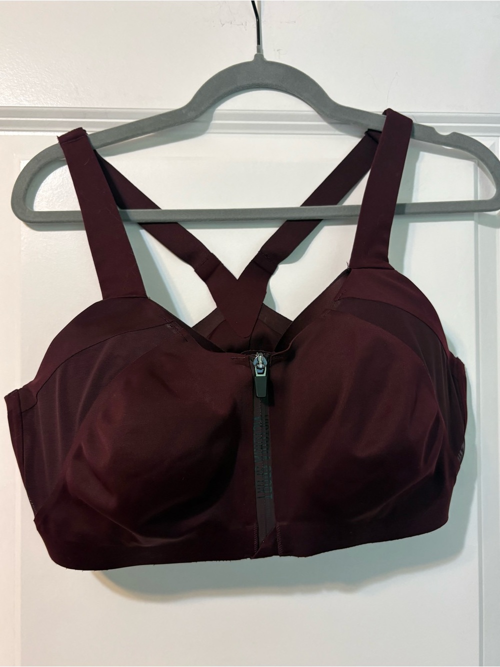 Victoria’s Secret Sport Incredible Knockout Ultra Max Sports Bra 38DD Burgundy